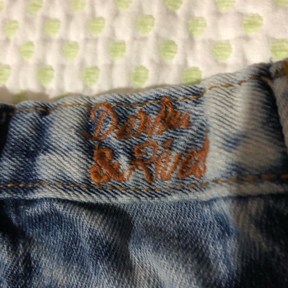 DENIM & RIVETS BOYS SIZE 3T DISTRESSED JEANS - Picture 6 of 13
